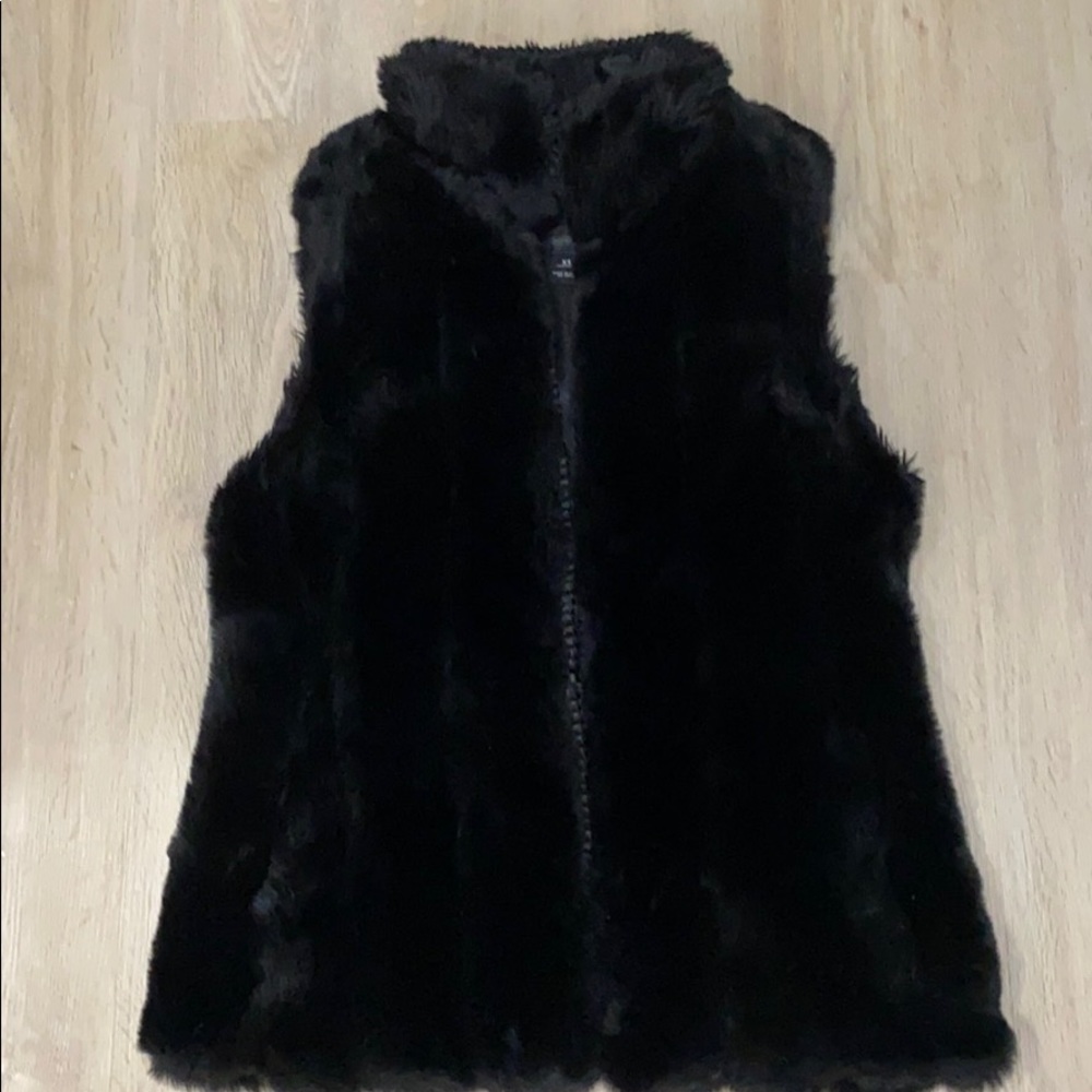 White House Black Market faux fur Vest